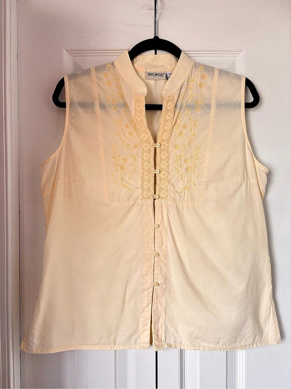 White Stag 100% Cotton Embroidered Sleeveless Yellow Blouse Size Medium